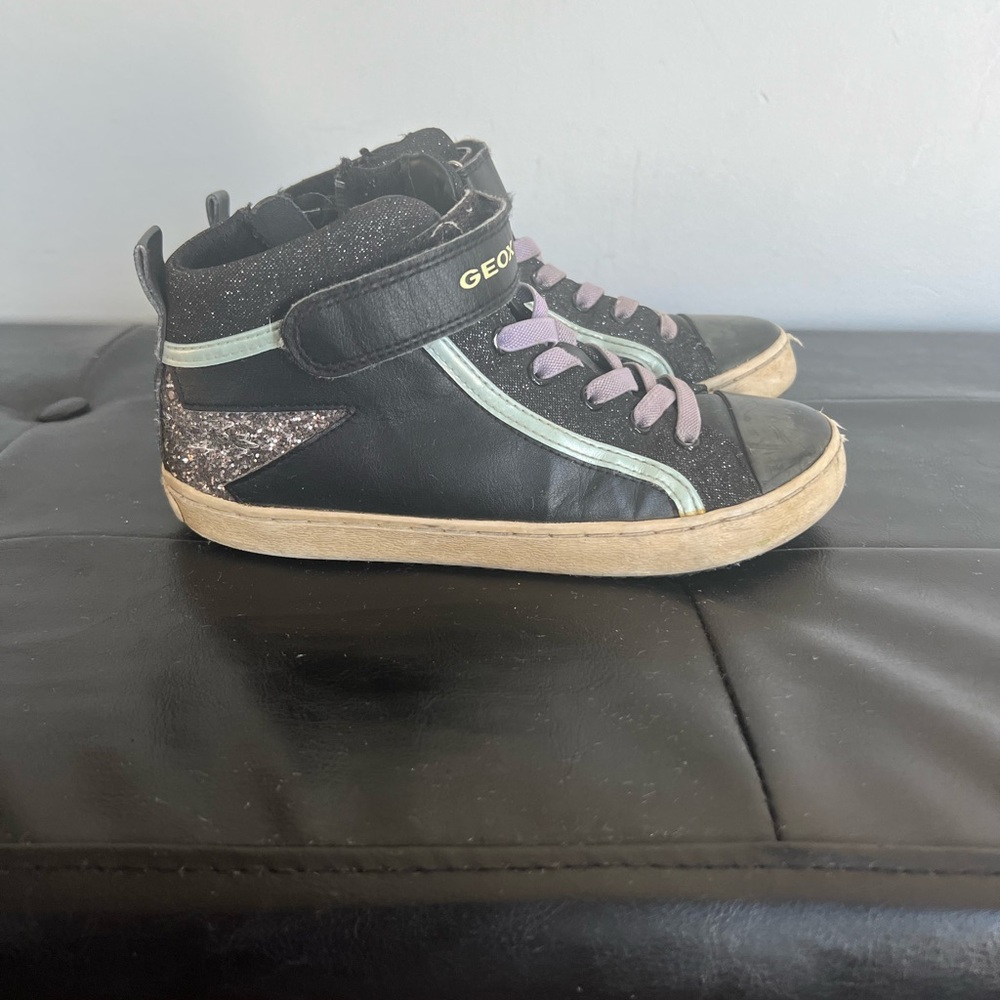 Geox Kids Sneakers in Black and Lavender